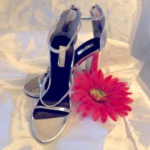 🌻Heels by Forever 21🌻